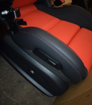 Mercedes-AMG Performance front seats - Image 4